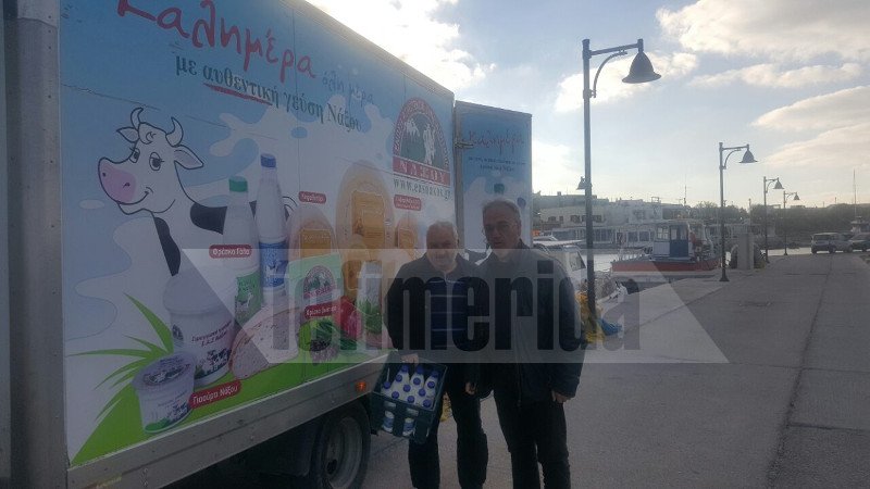 Η Νάξος στέλνει με καΐκια προϊόντα στα γειτονικά νησιά -Σπάει την απεργία της ΠΝΟ [εικόνες] | iefimerida.gr 1