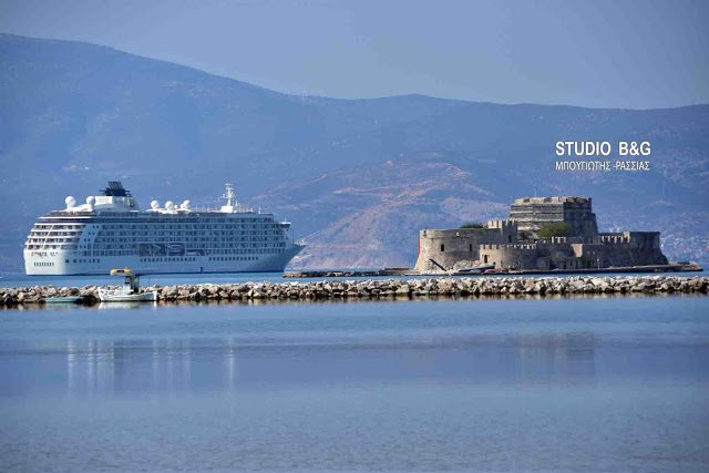 Στο Ναύπλιο το πιο υπερπολυτελές κρουαζιερόπλοιο στον κόσμο [εικόνες & βίντεο] | iefimerida.gr 4