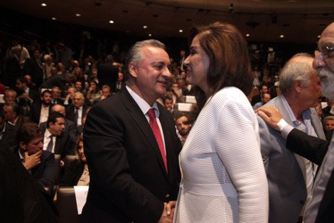 Ολοι όσοι έδωσαν το παρών στην εκδήλωση για τα 40 χρόνια της ΝΔ -Η χειραψία Κωνσταντίνου Μητσοτάκη-Κώστα Καραμανλή [εικόνες] | iefimerida.gr 2