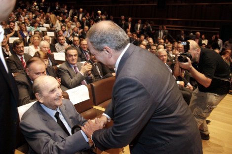 Ολοι όσοι έδωσαν το παρών στην εκδήλωση για τα 40 χρόνια της ΝΔ -Η χειραψία Κωνσταντίνου Μητσοτάκη-Κώστα Καραμανλή [εικόνες] | iefimerida.gr 4