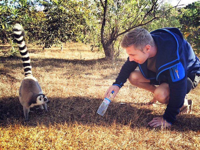 Παράτησε τη δουλειά του για να γυρίσει τον κόσμο -Βγάζει 1.000 δολάρια τη μέρα [εικόνες]  | iefimerida.gr 3