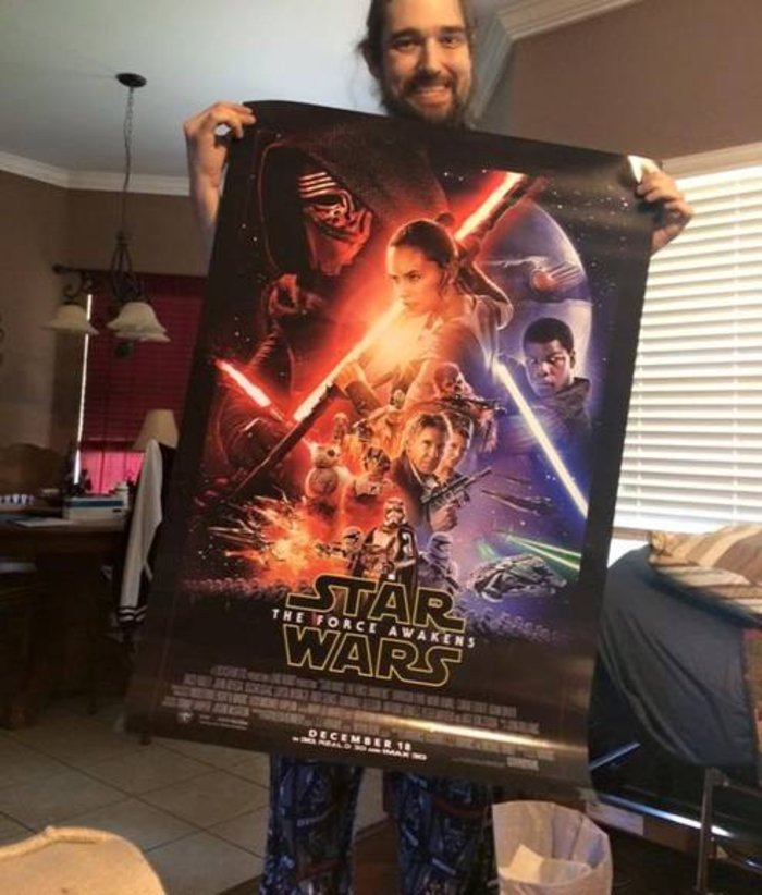 Πέθανε ο καρκινοπαθής θαυμαστής του Star Wars -Είδε πρώτος την τελευταία ταινία [εικόνες]  | iefimerida.gr 3