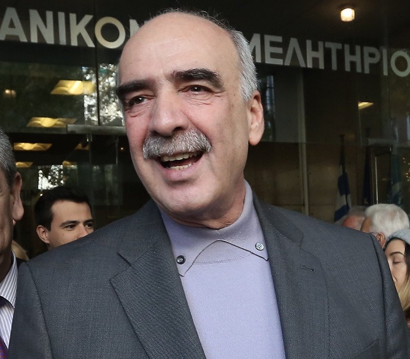 Η στιλιστική μοντερνιά του Μεϊμαράκη την Κυριακή των εκλογών [εικόνες] | iefimerida.gr 4