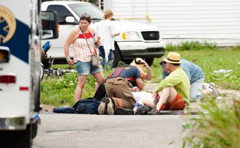 Αυτός είναι ο ύποπτος που αιματοκύλησε την παρέλαση για την Ημέρα της Μητέρας [εικόνες&βίντεο] | iefimerida.gr 0