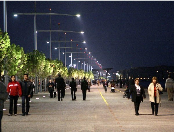 Süddeutsche Zeitung: Οι Θεσσαλονικείς μαθαίνουν ξανά την πόλη τους -Η ανάπλαση της παραλίας δίνει τον τόνο [εικόνες]   | iefimerida.gr 3