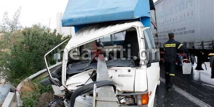 Σοκαριστικό τροχαίο στην Κρήτη – Τα κιγκλιδώματα διαπέρασαν φορτηγάκι [εικόνες] | iefimerida.gr 2