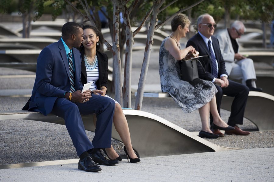 Oι Αμερικανοί τίμησαν τη μνήμη των θυμάτων της 11ης Σεπτεμβρίου [εικόνες] | iefimerida.gr 0