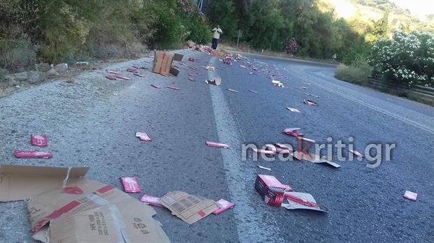 Και ξαφνικά, η εθνική στην Κρήτη γέμισε με χιλιάδες σοκολάτες! [εικόνες] | iefimerida.gr 3