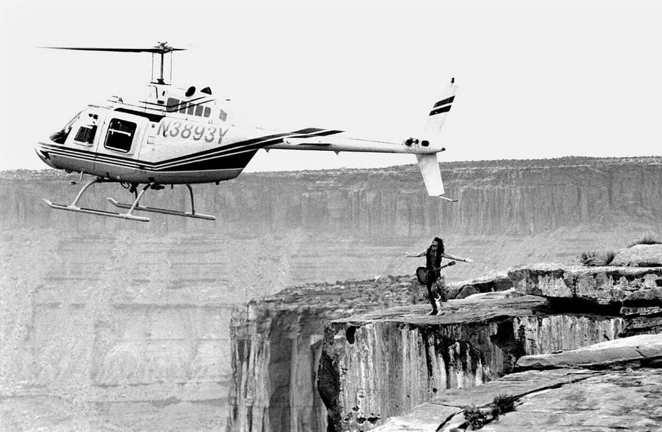 Το τσιγάρο των Led Zeppelin, η πρόβα του Σπρίγκστιν και τα καμαρίνια των Queen [εικόνες & βίντεο]  | iefimerida.gr 4