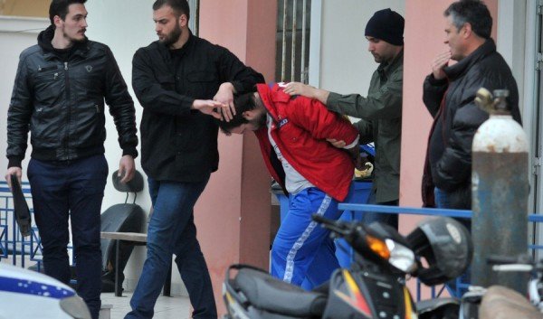 Αυτός είναι ο γιος της 60χρονης που δολοφονήθηκε άγρια στη Βούλα [εικόνες & βίντεο] | iefimerida.gr 0