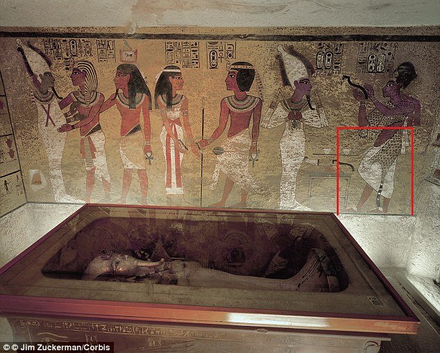 Αίγυπτος: Μυστική πύλη για τον τάφο της Πριγκίπισσας Νεφερτίτης - Ανακαλύφθηκε από Αγγλο αρχαιολόγο [εικόνες] | iefimerida.gr 2