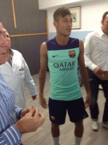 Χαμός για Νεϊμάρ – 55.000 κόσμος στο Καμπ Νόου για να υποδεχτεί το νέο αστέρι της Μπαρτσελόνα [εικόνες, βίντεο] | iefimerida.gr 1