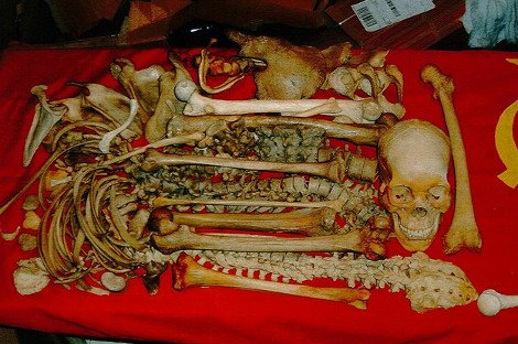 Σοκαριστικές φωτογραφίες από το σπίτι της 37χρονης που κατηγορείται για νεκροφιλία [εικόνες] | iefimerida.gr 2