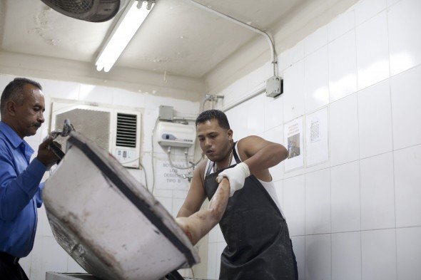 Εκείνοι που ζουν από το θάνατο -Το οδοιπορικό του Reuters στη βιομηχανία που βρίσκεται σε άνθιση στη Βενεζουέλα [εικόνες]  | iefimerida.gr 0