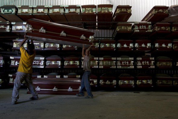 Εκείνοι που ζουν από το θάνατο -Το οδοιπορικό του Reuters στη βιομηχανία που βρίσκεται σε άνθιση στη Βενεζουέλα [εικόνες]  | iefimerida.gr 2