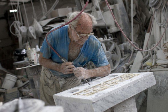 Εκείνοι που ζουν από το θάνατο -Το οδοιπορικό του Reuters στη βιομηχανία που βρίσκεται σε άνθιση στη Βενεζουέλα [εικόνες]  | iefimerida.gr 5