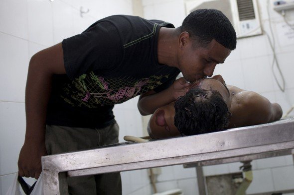 Εκείνοι που ζουν από το θάνατο -Το οδοιπορικό του Reuters στη βιομηχανία που βρίσκεται σε άνθιση στη Βενεζουέλα [εικόνες]  | iefimerida.gr 6