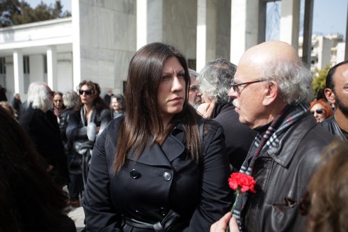 Το τελευταίο αντίο στον Νίκο Κούνδουρο -Παρουσία του Αλέξη Τσίπρα [εικόνες] | iefimerida.gr 1