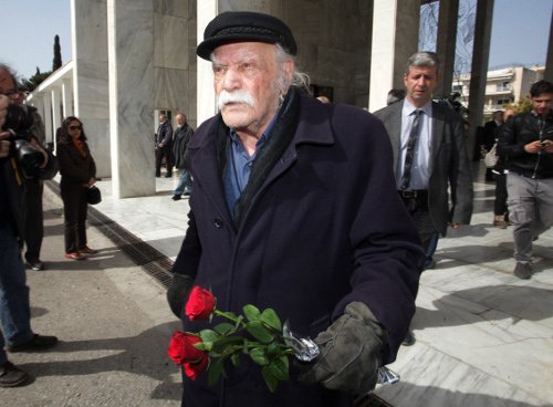 Το τελευταίο αντίο στον Νίκο Κούνδουρο -Παρουσία του Αλέξη Τσίπρα [εικόνες] | iefimerida.gr 9