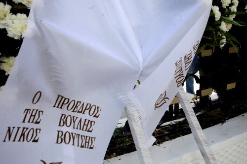 Το τελευταίο αντίο στον Νίκο Κούνδουρο -Παρουσία του Αλέξη Τσίπρα [εικόνες] | iefimerida.gr 7