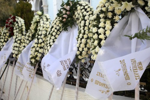 Το τελευταίο αντίο στον Νίκο Κούνδουρο -Παρουσία του Αλέξη Τσίπρα [εικόνες] | iefimerida.gr 8