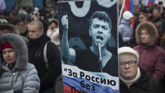 Ρωσία: Χιλιάδες κόσμου διαδήλωσαν στη μνήμη του Μπορίς Νεμτσόφ [εικόνες] | iefimerida.gr 1