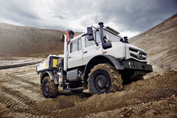Mercedes Unimog: Κάνει τα πάντα και πάει παντού | iefimerida.gr 1