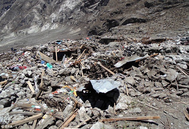 Νεπάλ: Ανθρώπινα μέλη και οστά διασκορπισμένα σε πλαγιές βουνού [εικόνες] | iefimerida.gr 0