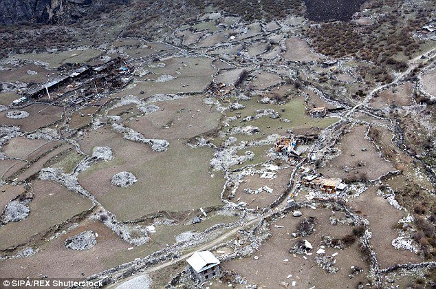 Νεπάλ: Ανθρώπινα μέλη και οστά διασκορπισμένα σε πλαγιές βουνού [εικόνες] | iefimerida.gr 2