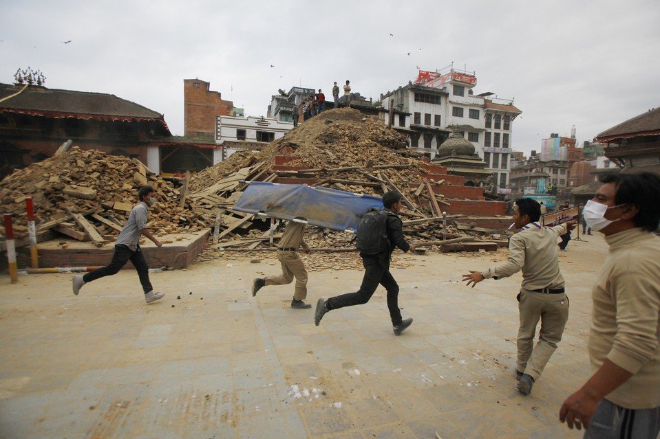 Τραγωδία δίχως τέλος στο Νεπάλ -Ξεπέρασαν τους 1.900 οι νεκροί από τον τρομακτικό σεισμό [εικόνες] | iefimerida.gr 5