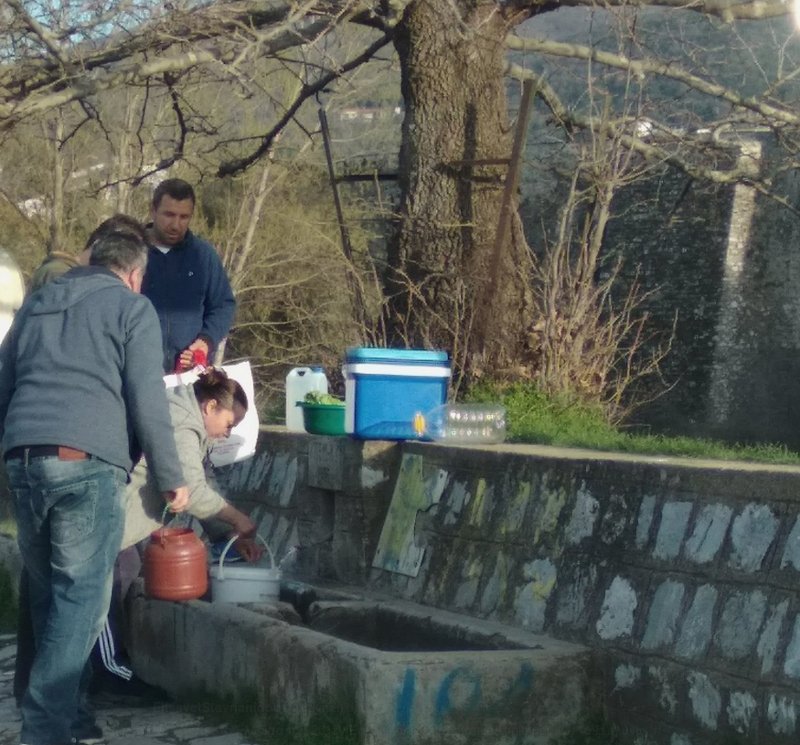 «Κοίτα που θα έχουμε μετρό και δεν θα έχουμε νερό» -Οι Θεσσαλονικείς αυτο-τρολάρονται με πολύ χιούμορ στο twitter [εικόνες] | iefimerida.gr 1