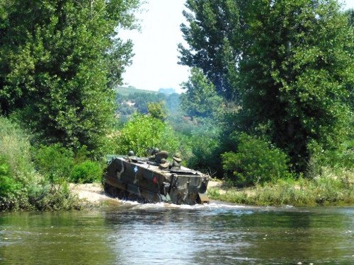 Τα ανίκητα πλωτά μέσα του Πεζικού -Ασκηση βγαλμένη από πολεμική ταινία [εικόνες] | iefimerida.gr 7