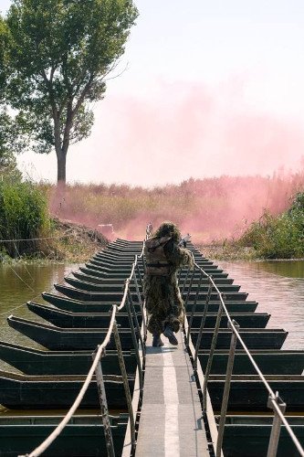 Τα ανίκητα πλωτά μέσα του Πεζικού -Ασκηση βγαλμένη από πολεμική ταινία [εικόνες] | iefimerida.gr 8