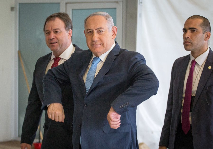 O Νετανιάχου συναντήθηκε με τη νικήτρια της Eurovision Νέτα και χόρεψε σαν κότα [βίντεο] | iefimerida.gr 0