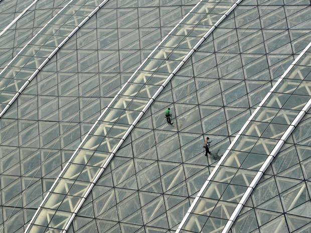 Το μεγαλύτερο κτίριο του κόσμου άνοιξε τις πύλες του στην Κίνα -Χωράει τρεις φορές το πεντάγωνο [εικόνες] | iefimerida.gr 2