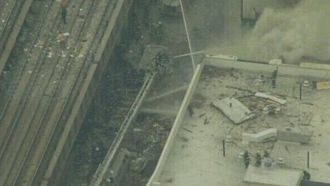 Ξύπνησαν μνήμες στη Νέα Υόρκη: Δύο νεκροί-πολλοί εγκλωβισμένοι από έκρηξη και κατάρρευση κτιρίου [εικόνες&βίντεο] | iefimerida.gr 4