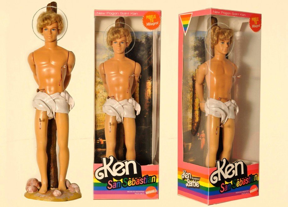 Σάλος με τις Μπάρμπι που μοιάζουν με την Παναγιά και τον Κεν σε ρόλο... Εσταυρωμένου [εικόνες&βίντεο] | iefimerida.gr 3