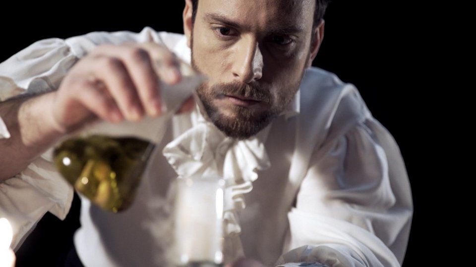 Δραματοποιημένο ντοκιμαντέρ για την πολυτάραχη ζωή του Ισαάκ Νεύτωνα [εικόνες & βίντεο]  | iefimerida.gr 2