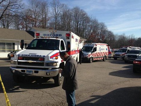 Μακελειό σε σχολείο στις ΗΠΑ - 27 νεκροί, εκ των οποίων 18 παιδιά [εικόνες & βίντεο] | iefimerida.gr 4