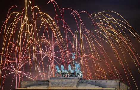 Το 2014 είναι εδώ: Πως υποδέχθηκε ο πλανήτης το νέο έτος [εικόνες&βίντεο] | iefimerida.gr 1