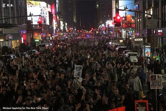 Στις φλόγες οι ΗΠΑ -Χάος μετά την αθώωση του αστυνομικού που σκότωσε τον άοπλο 18χρονο [βίντεο & εικόνες] | iefimerida.gr 10