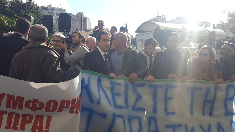 Οι νησιώτες έκαναν «απόβαση» στην Αθήνα -Διαμαρτύρονται για το προσφυγικό: «Δεν αντέχουμε άλλο» | iefimerida.gr 0