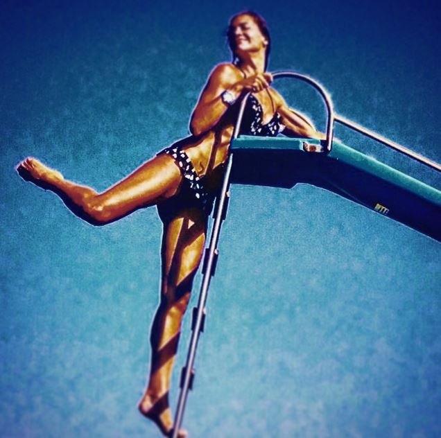 Η Νικολέτα Καρρά κάνει παιχνίδια σε τσουλήθρα με καυτό μπικίνι [εικόνες]  | iefimerida.gr 1