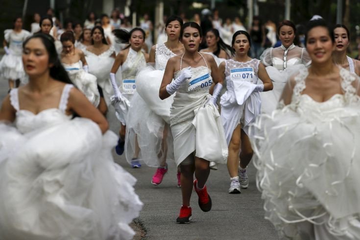 Μαραθώνιος για νύφες -Η πιο γρήγορη πήρε 26.000 ευρώ δώρο για τον γάμο της [εικόνες]  | iefimerida.gr 1