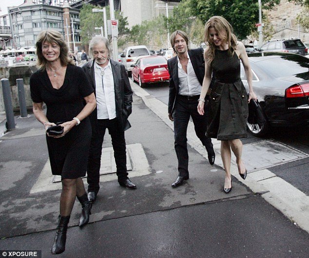 Πενθεί η Νικόλ Κίντμαν: Εχασε τον πεθερό της [εικόνες]  | iefimerida.gr 2