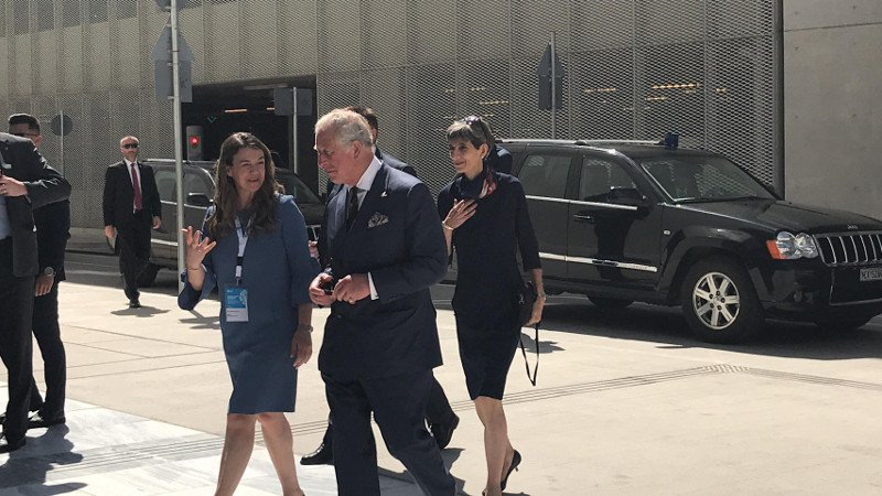 Ο πρίγκιπας Κάρολος στο Ιδρυμα Νιάρχος  [εικόνες & βίντεο] | iefimerida.gr 0