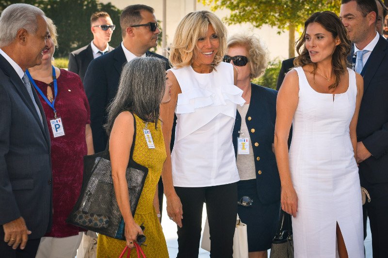 Κομψή Περιστέρα στα λευκά, μαζί με την Μπριζίτ στο «Σταύρος Νιάρχος» [εικόνες] | iefimerida.gr 15