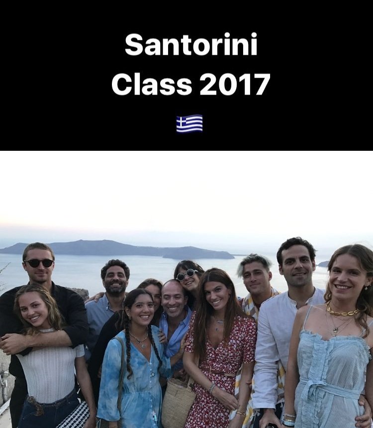 Οι χλιδάτες διακοπές της Ευγενίας Νιάρχου στη Σαντορίνη με την παρέα της [εικόνες] | iefimerida.gr 2