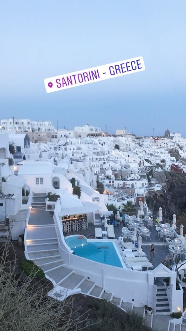 Οι χλιδάτες διακοπές της Ευγενίας Νιάρχου στη Σαντορίνη με την παρέα της [εικόνες] | iefimerida.gr 8