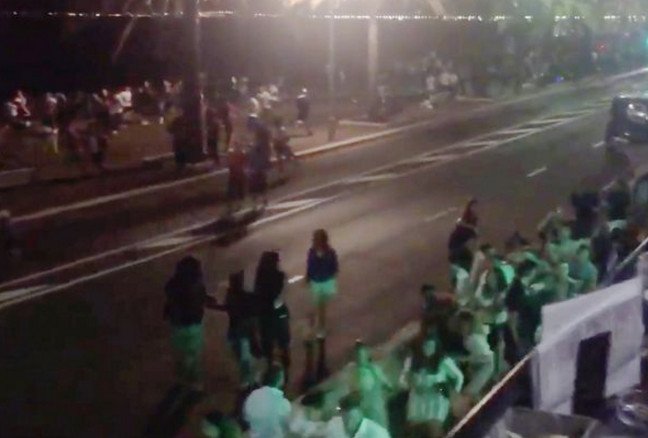 Σοκ και θλίψη -Φωτογραφίες και βίντεο από τη νέα νύχτα τρόμου στη Νίκαια της Γαλλίας [εικόνες & βίντεο] | iefimerida.gr 2